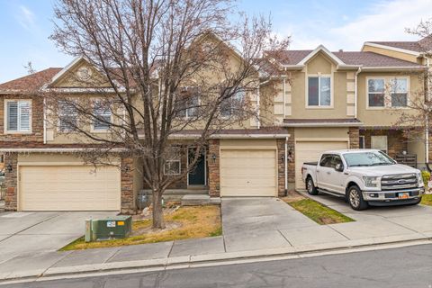 Townhouse For Sale - 1253 W Borthwick Way<br/> Murray, UT 84123