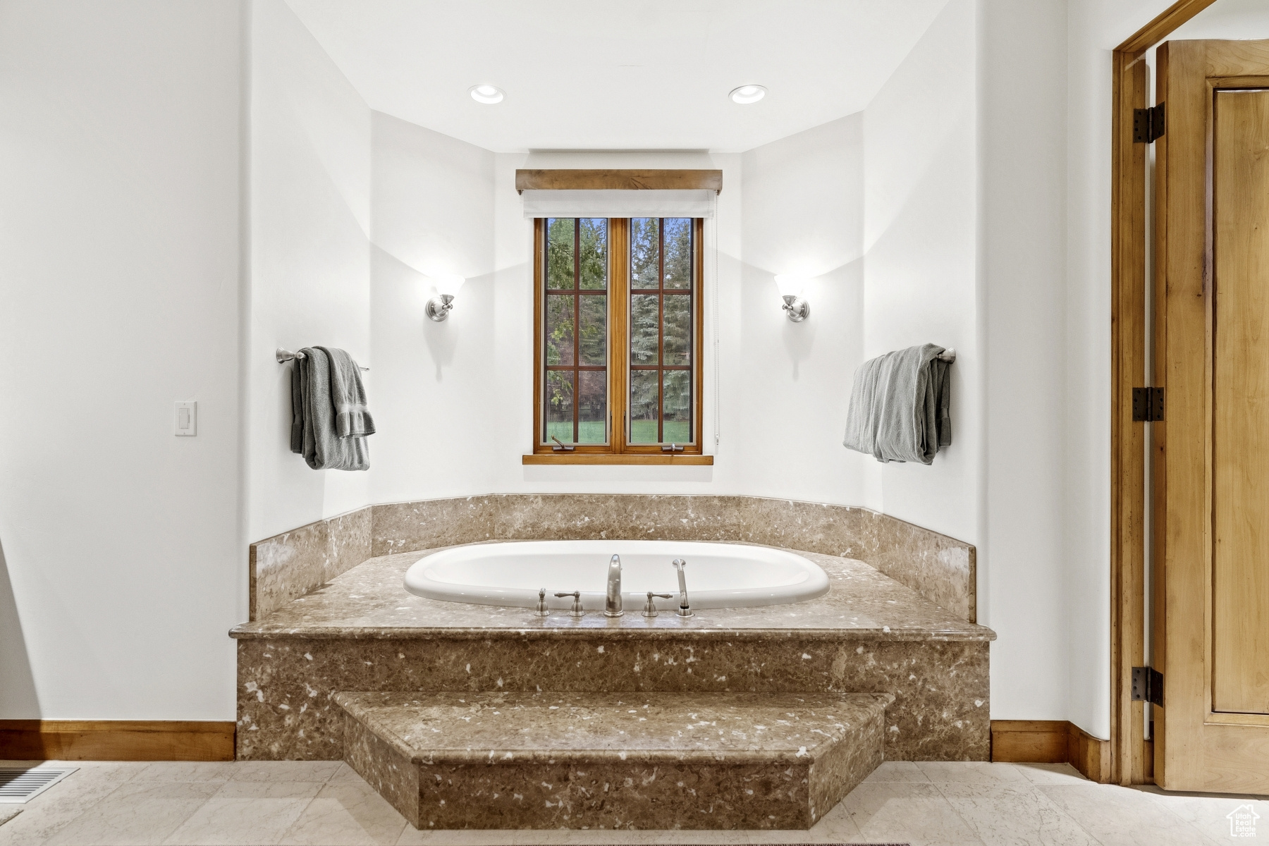 HOLIDAY RANCHETTES - Residential