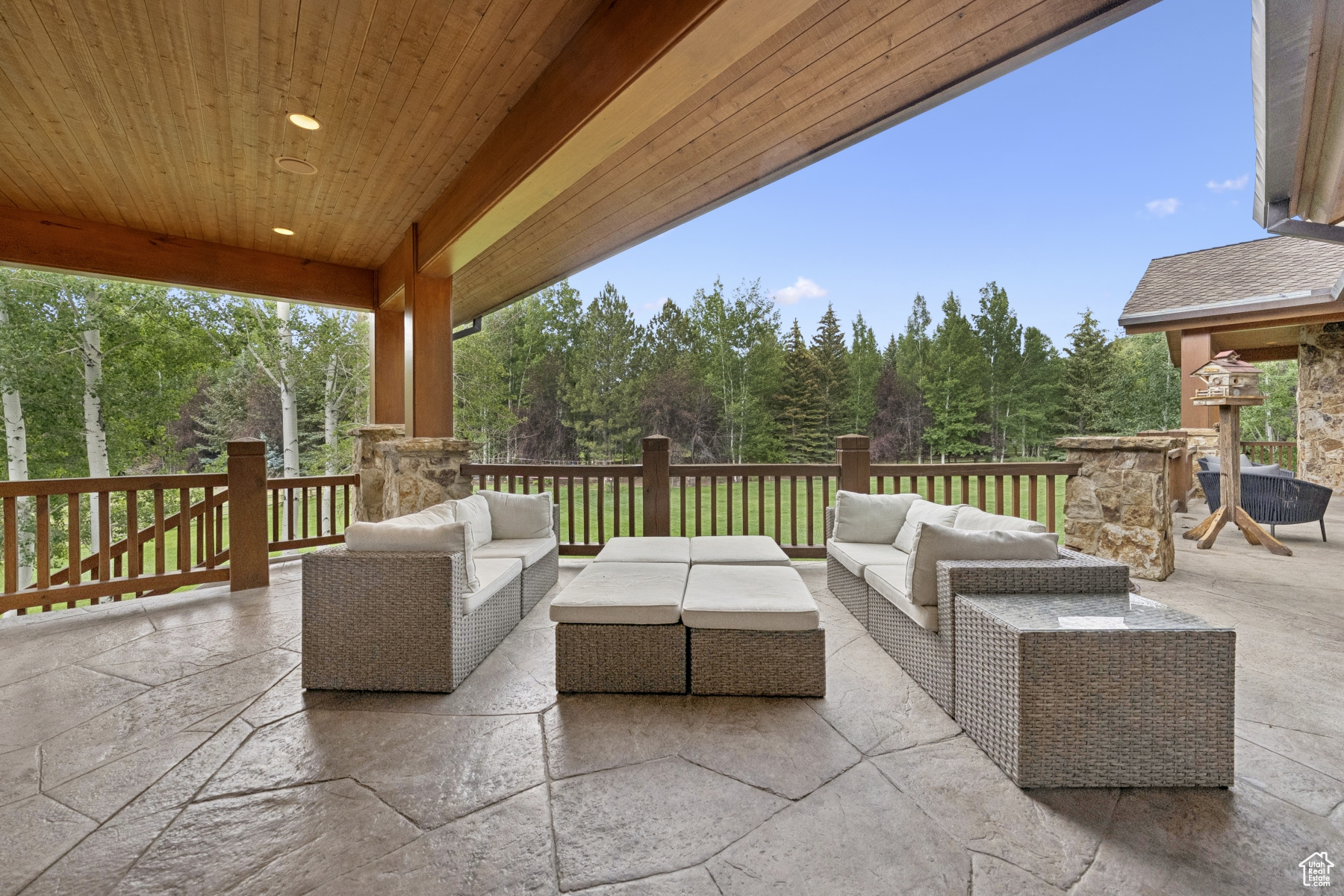 HOLIDAY RANCHETTES - Residential