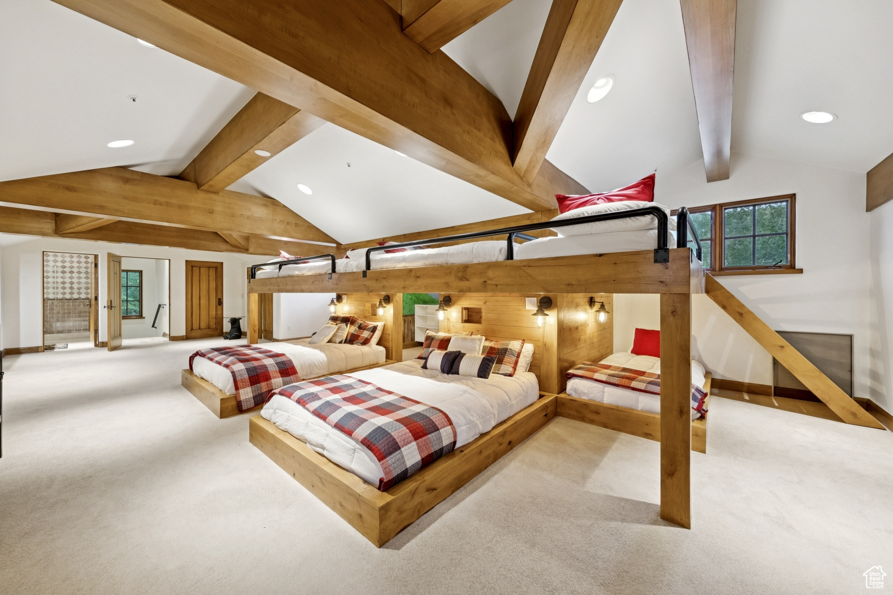 HOLIDAY RANCHETTES - Residential