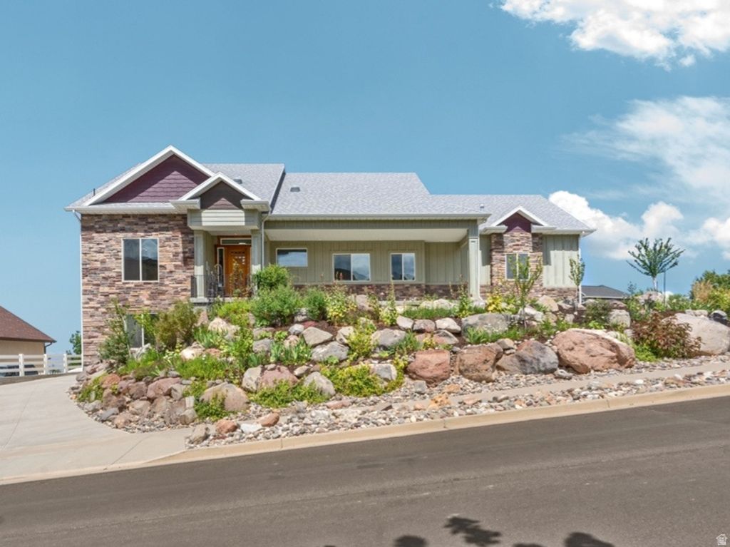 Photo of 14938 S AURORA VISTA CIR, Herriman, UT 84096 (MLS # 2170808)