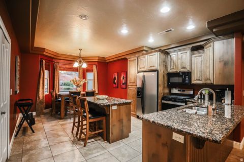 Tiny photo for 960 N CATALPA DR, Washington, UT 84780 (MLS # 2130033)