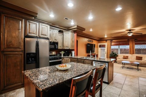 Tiny photo for 960 N CATALPA DR, Washington, UT 84780 (MLS # 2130033)