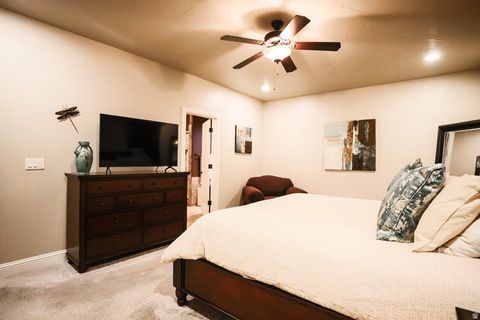 Tiny photo for 960 N CATALPA DR, Washington, UT 84780 (MLS # 2130033)