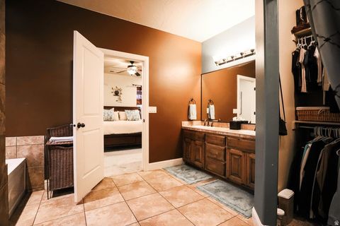 Tiny photo for 960 N CATALPA DR, Washington, UT 84780 (MLS # 2130033)