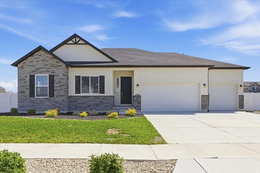 Photo of 616 E CONSTANCE WAY, Grantsville, UT 84029 (MLS # 2156962)
