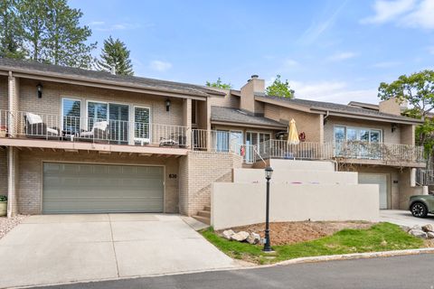 Photo of 830 N GRANDRIDGE CT, Salt Lake City, UT 84103 (MLS # 2153101)