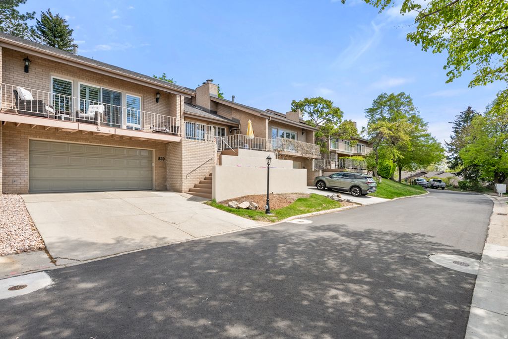 Photo of 830 N GRANDRIDGE CT, Salt Lake City, UT 84103 (MLS # 2153101)