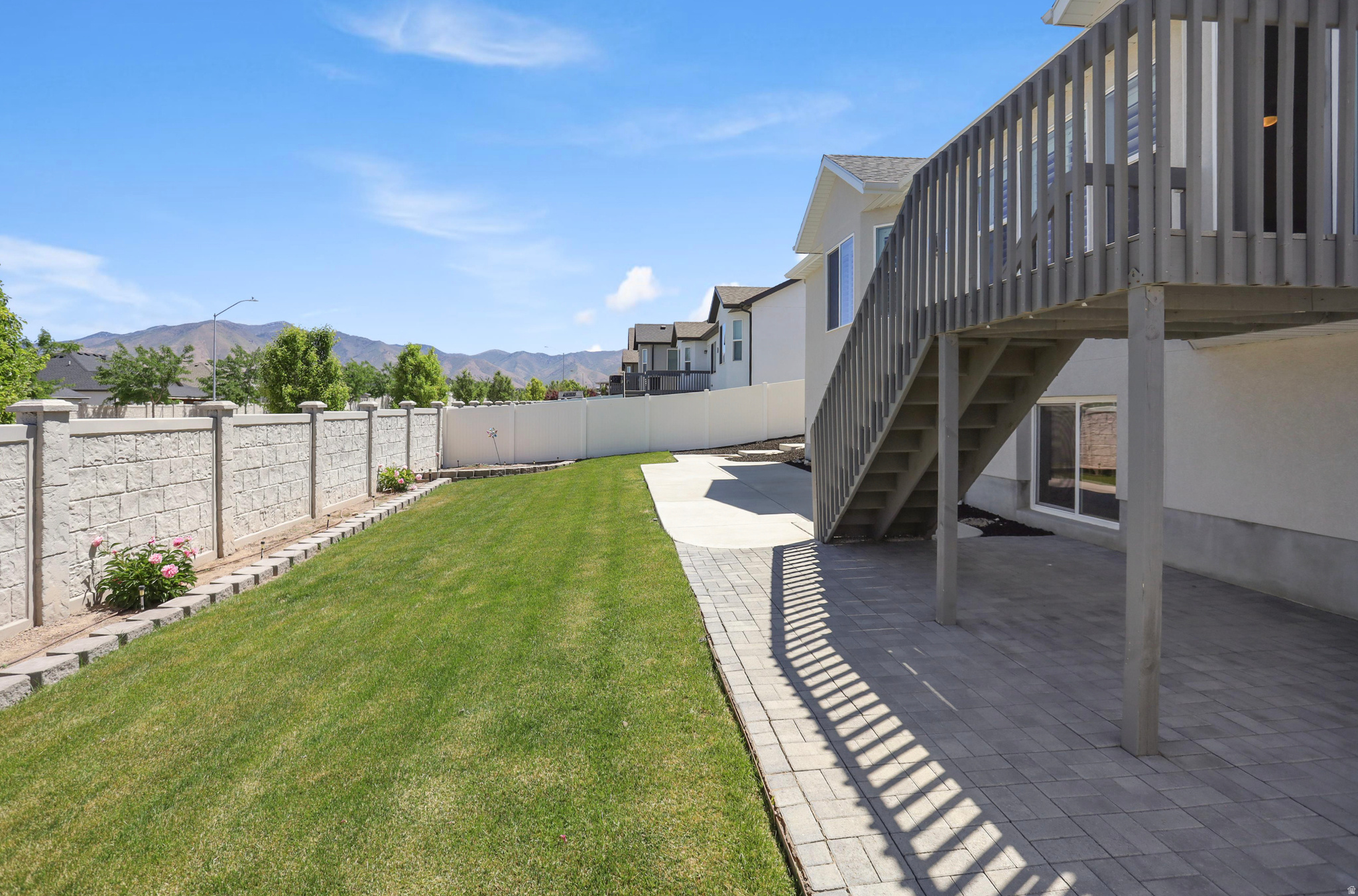 OVERLAKE - Residential