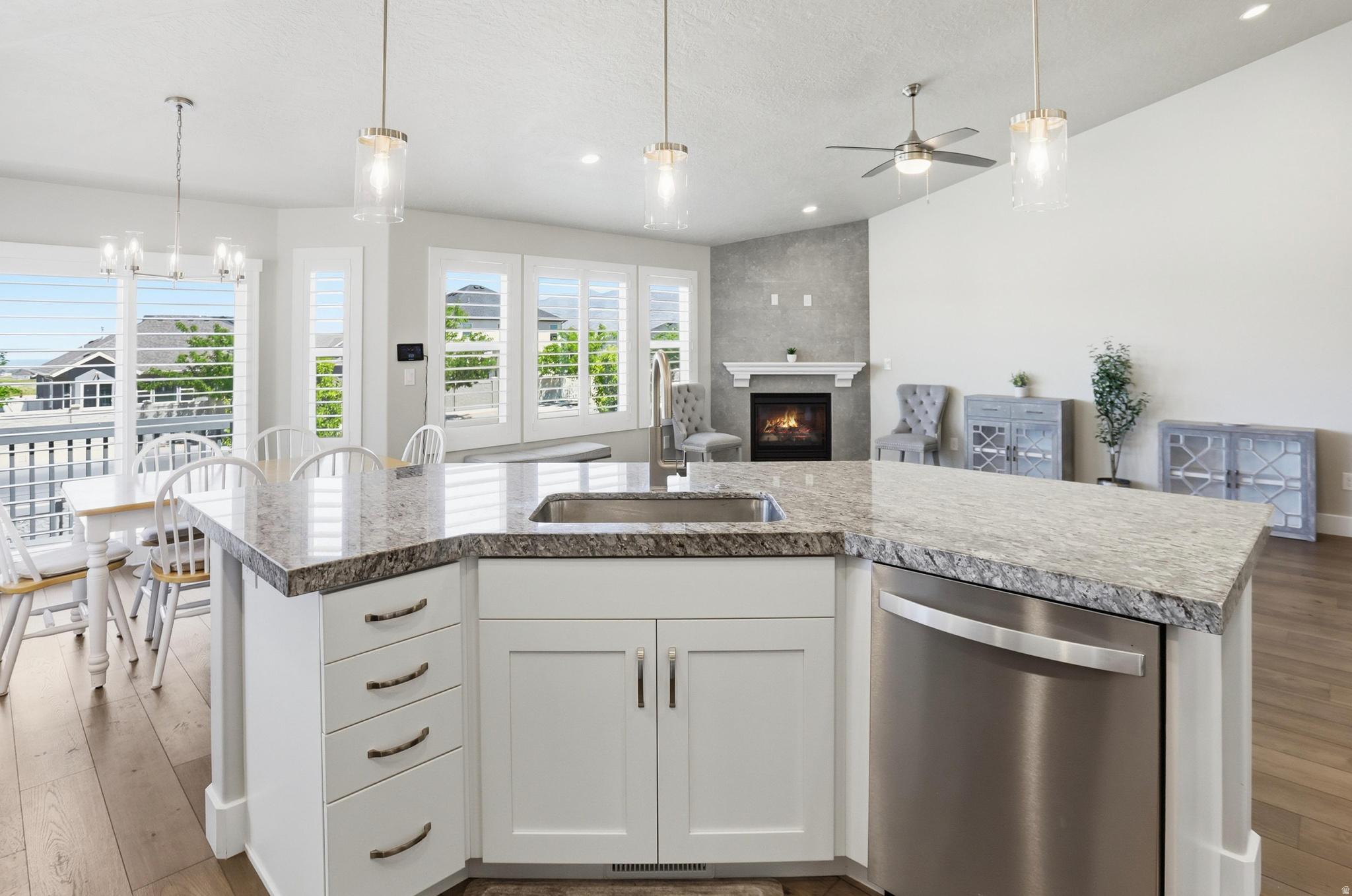 OVERLAKE - Residential