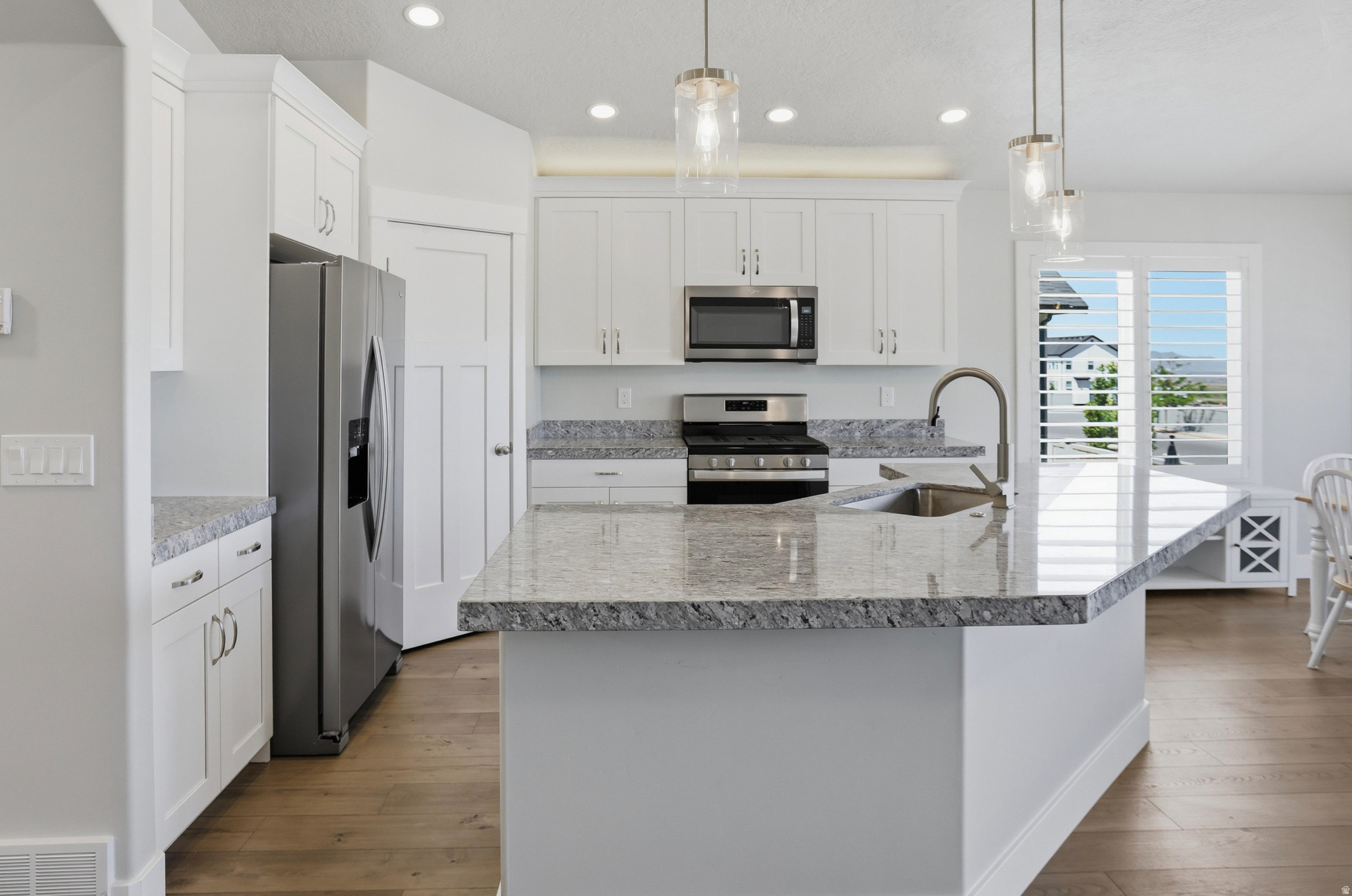 OVERLAKE - Residential