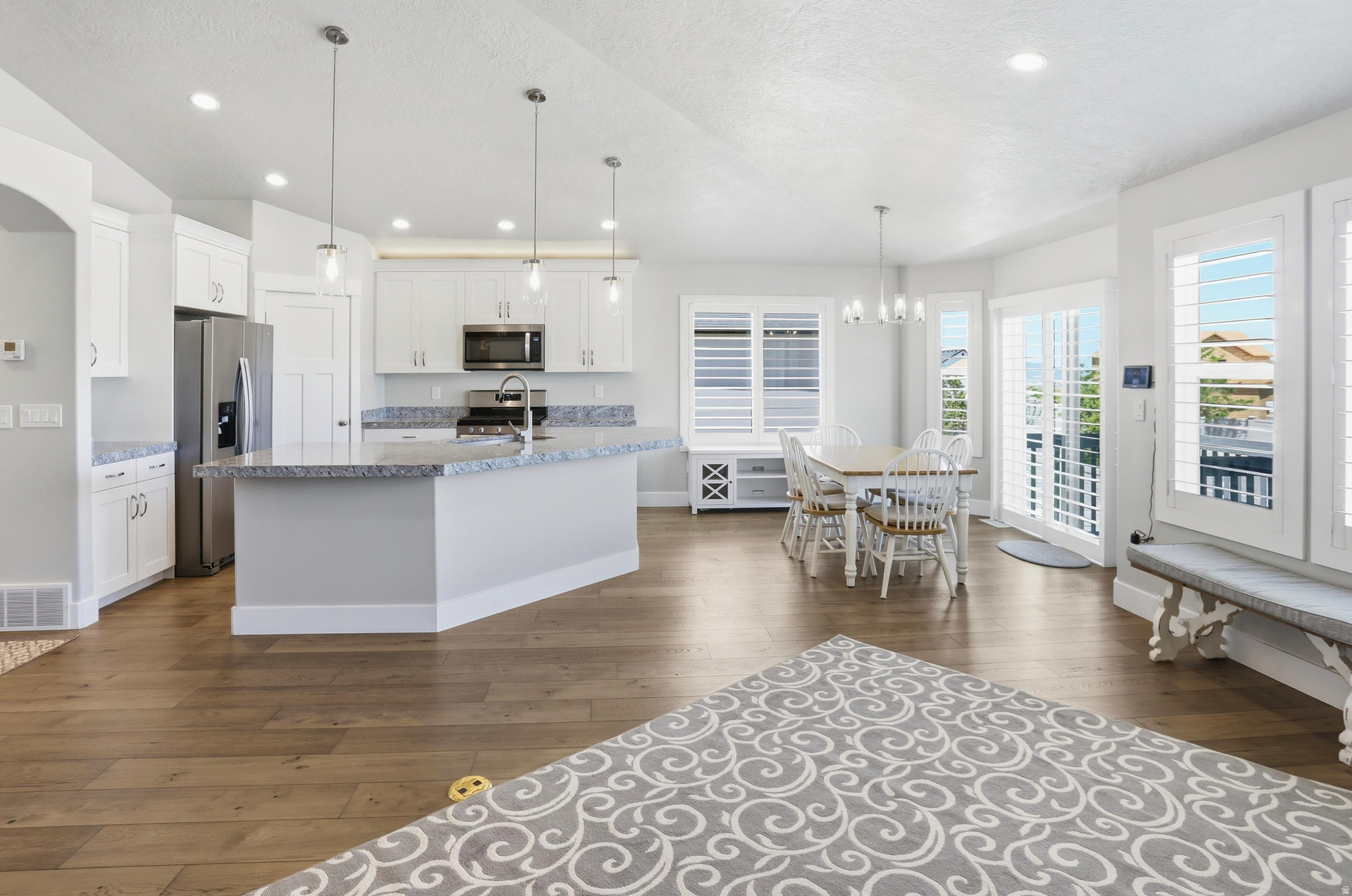OVERLAKE - Residential