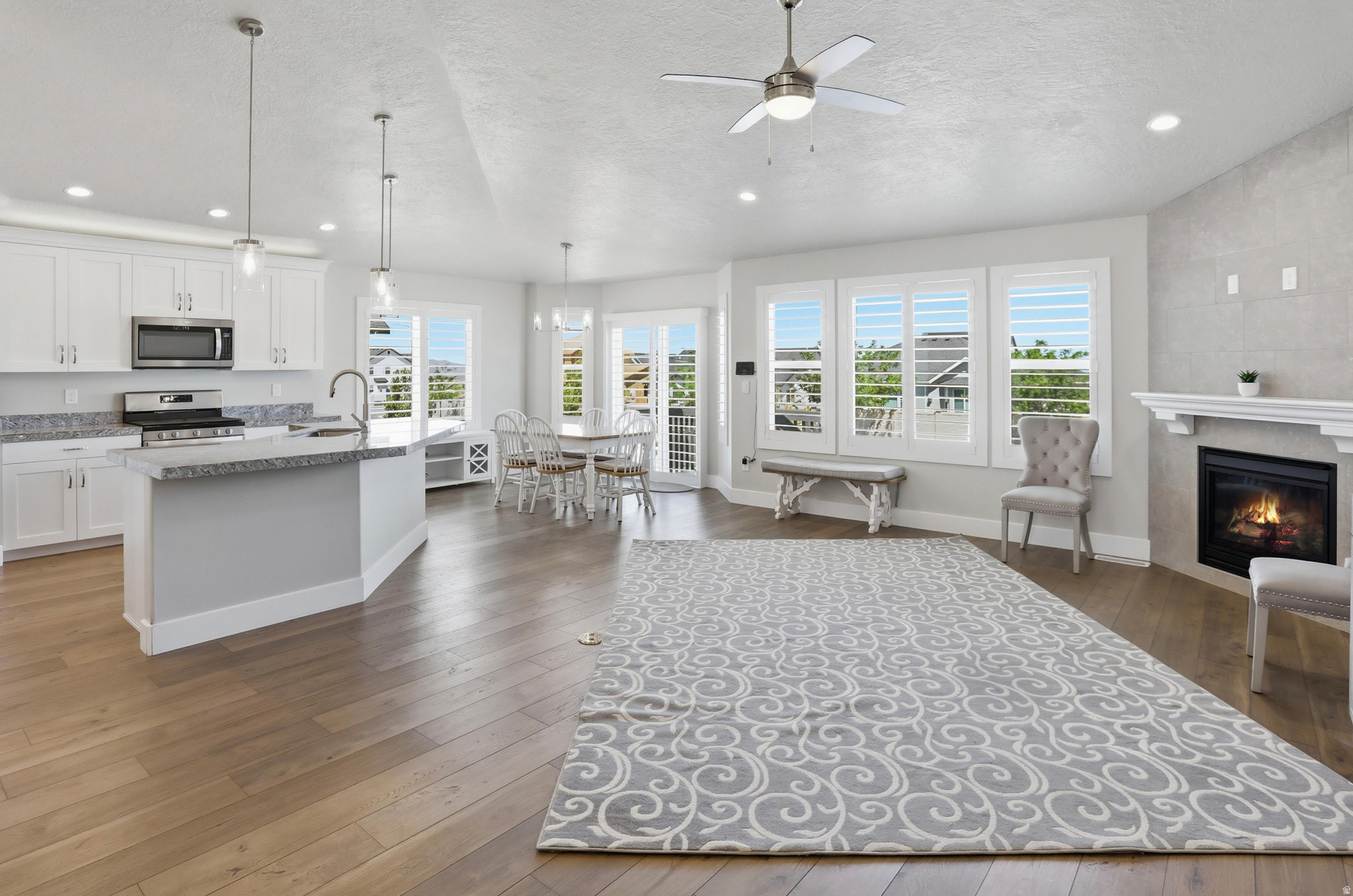 OVERLAKE - Residential