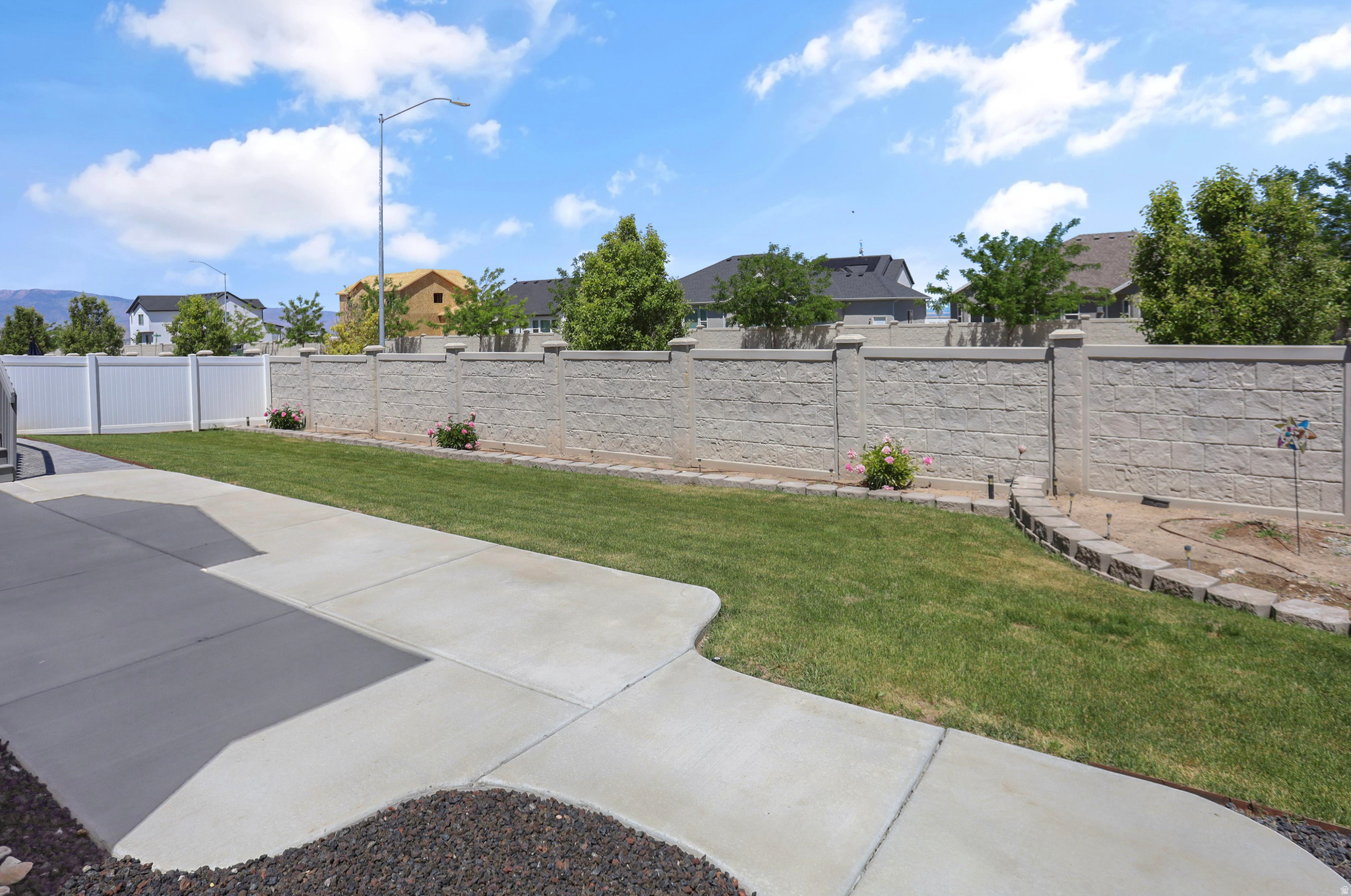 OVERLAKE - Residential