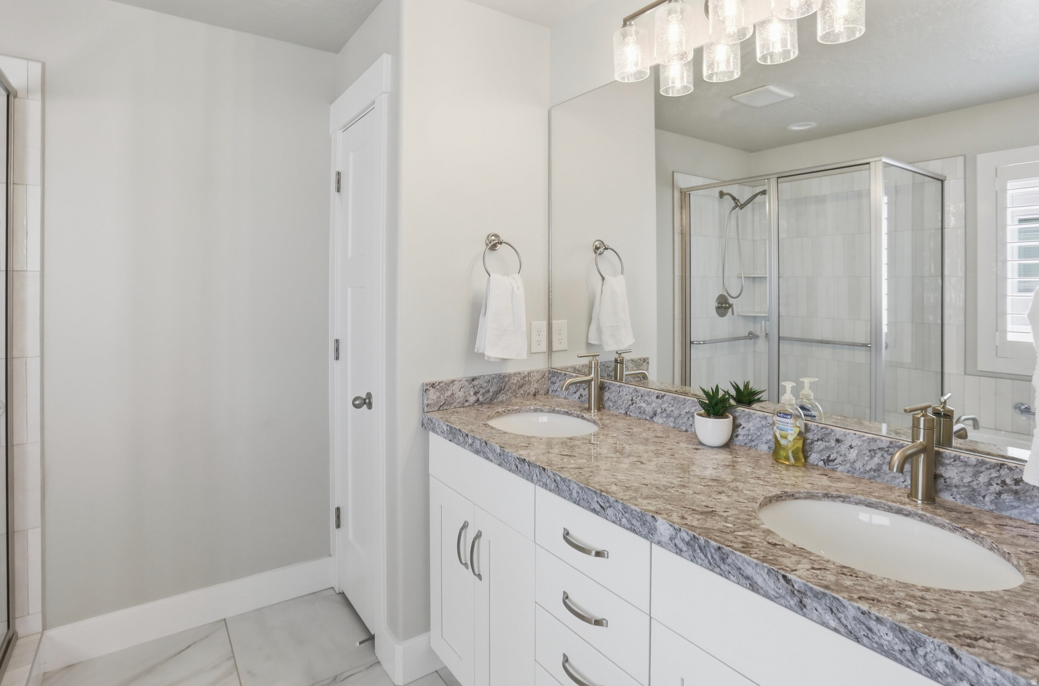 OVERLAKE - Residential