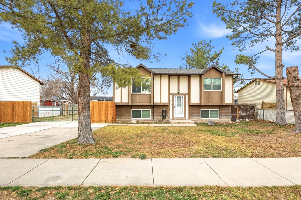 Photo of 361 E MAIN ST, Grantsville, UT 84029 (MLS # 2128091)