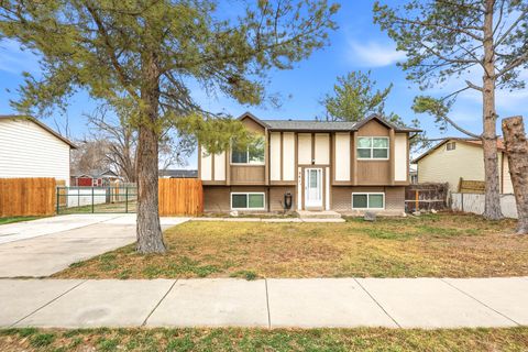 Photo of 361 E MAIN ST, Grantsville, UT 84029 (MLS # 2128091)