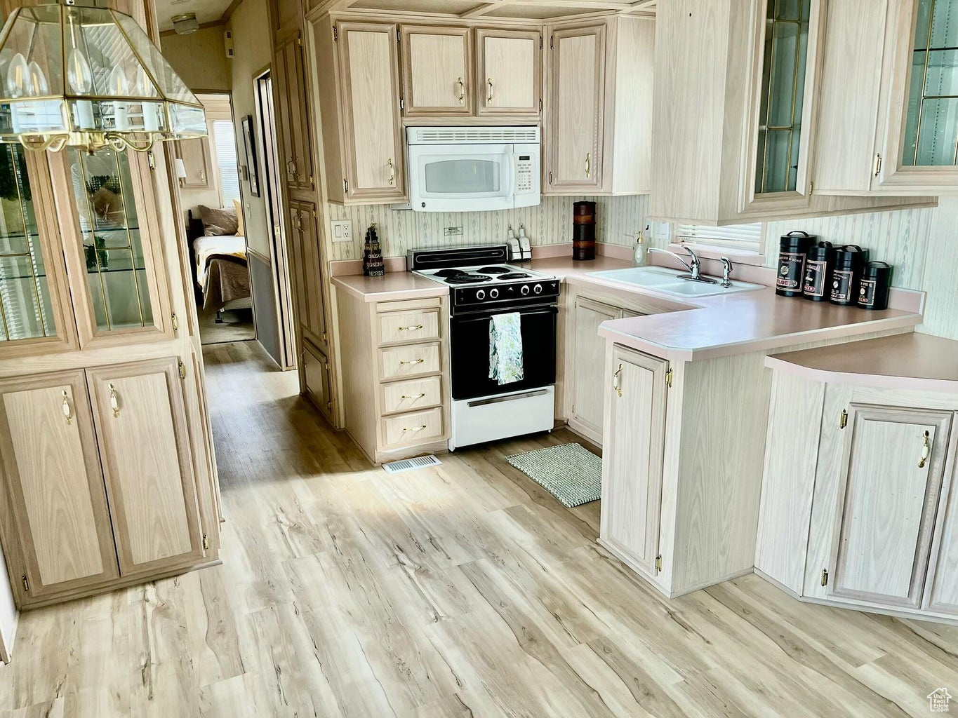 CANYON BREEZE RV RESORT - Residential