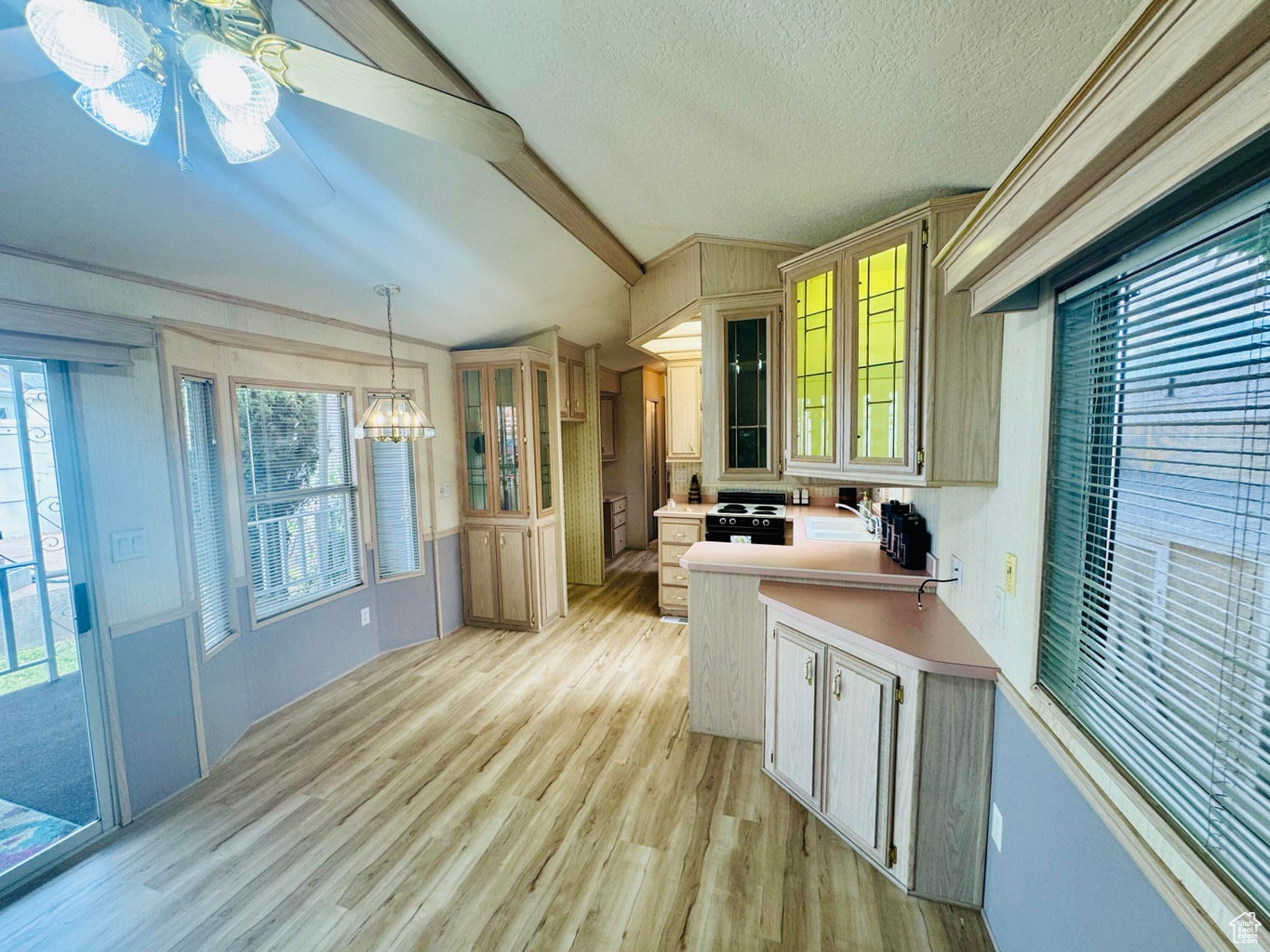 CANYON BREEZE RV RESORT - Residential