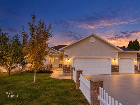 Homes For Sale - 8044 S Coolidge St<br/> Midvale, UT 84047