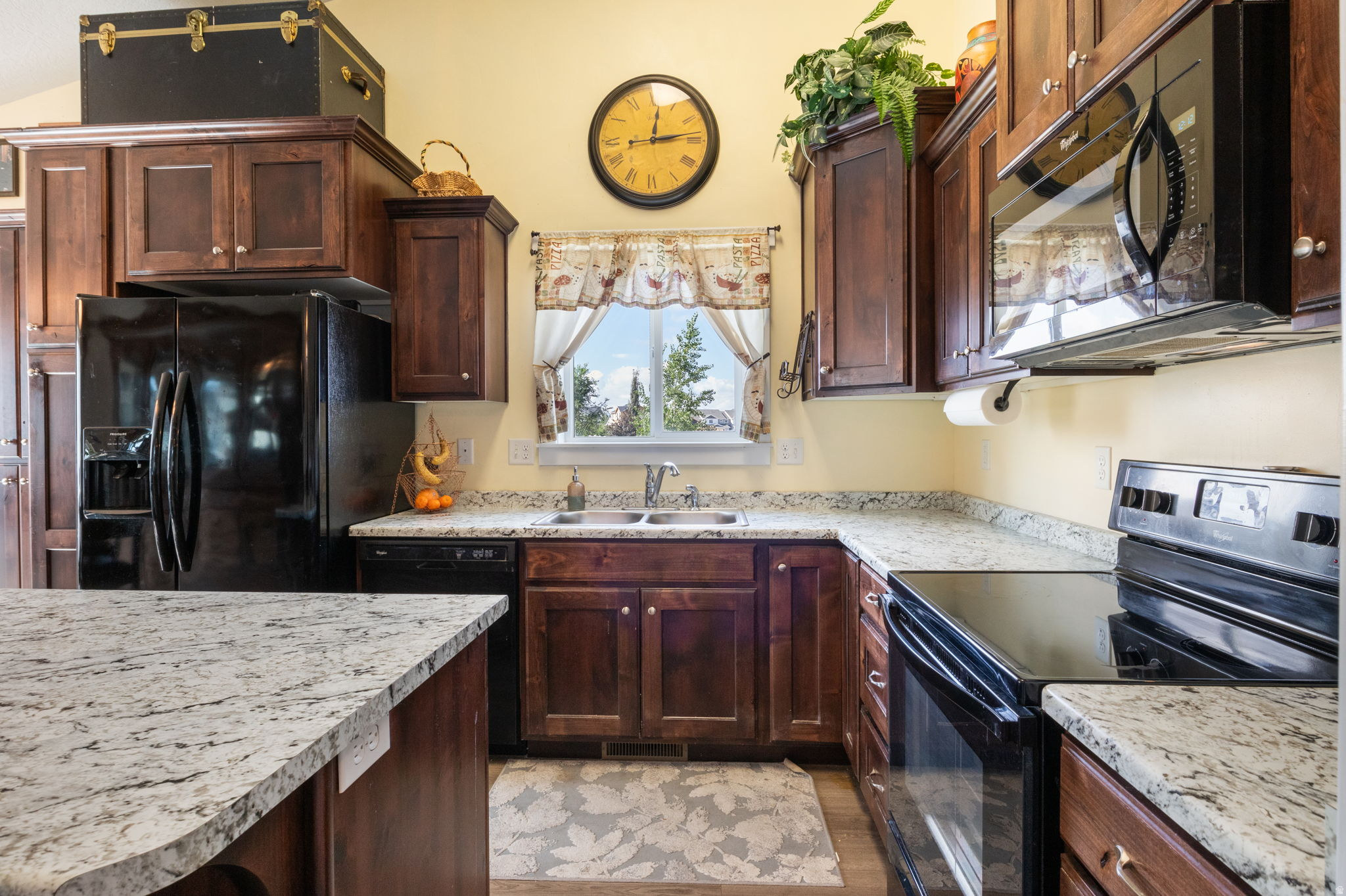 THE ORCHARDS - Residential