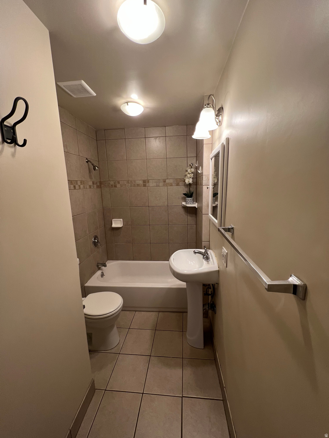 FREE SUB - Residential Lease