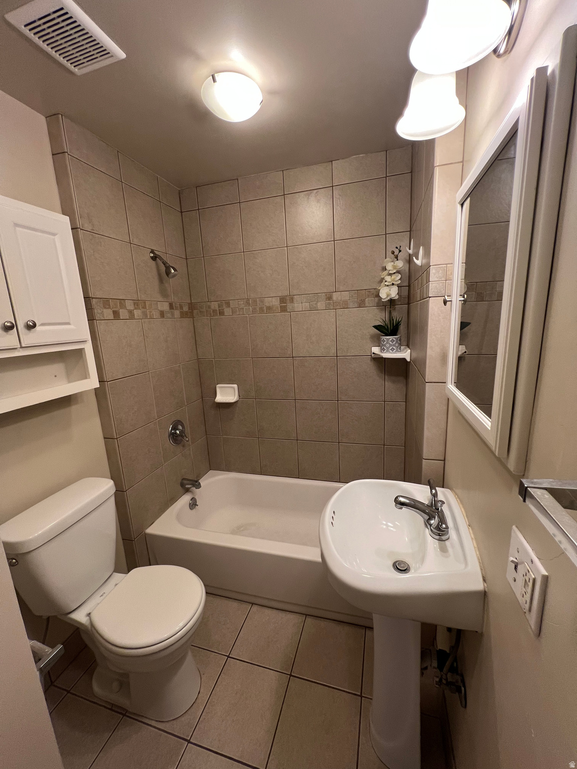 FREE SUB - Residential Lease