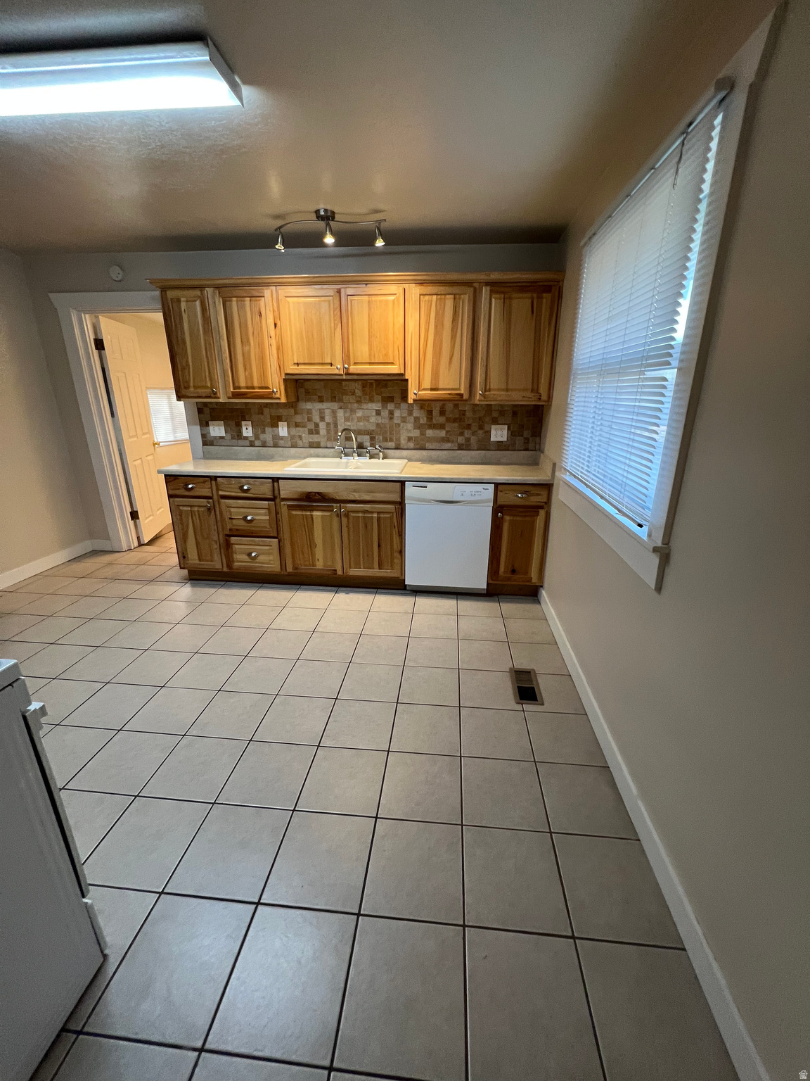 FREE SUB - Residential Lease