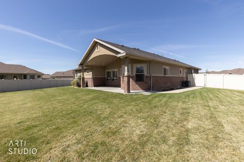 Tiny photo for 4621 W 4050 S, West Haven, UT 84401 (MLS # 2149418)