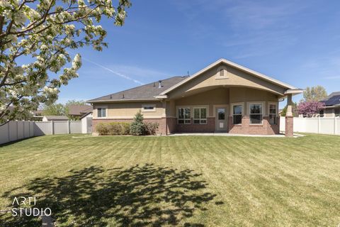 Tiny photo for 4621 W 4050 S, West Haven, UT 84401 (MLS # 2149418)