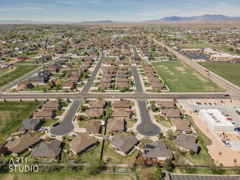 Tiny photo for 4621 W 4050 S, West Haven, UT 84401 (MLS # 2149418)