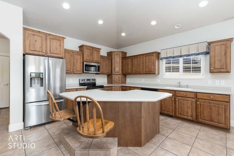 Tiny photo for 4621 W 4050 S, West Haven, UT 84401 (MLS # 2149418)