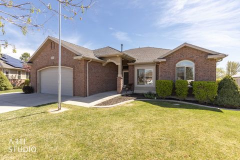 Tiny photo for 4621 W 4050 S, West Haven, UT 84401 (MLS # 2149418)