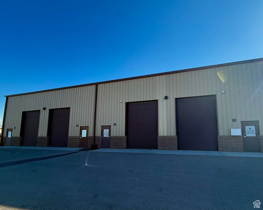 Short Term Sub-Lease- 2,890 SF - Shop space available for  Sub-Lease on Printers Row in West Valley. Lease Expires March 31, 2026. Space includes a small office, restroom, two (2) ground level doors, 23' clear height, 3 phase power - 200 amps, 120/208 volt, and excellent lighting. Landlord will not allow any automotive use. Information provided as a courtesy. Tenant to verify.