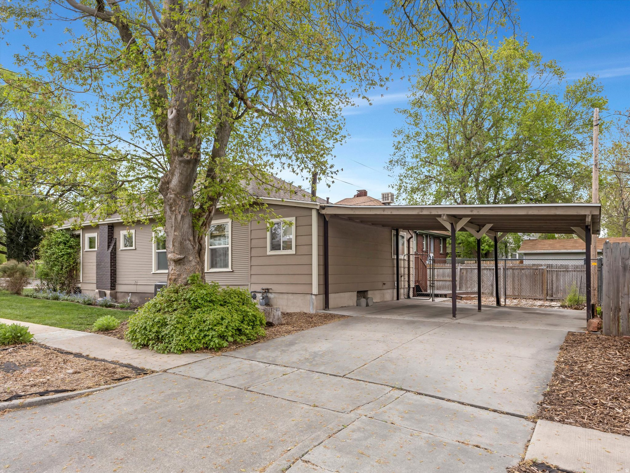 STRATFORD - Residential