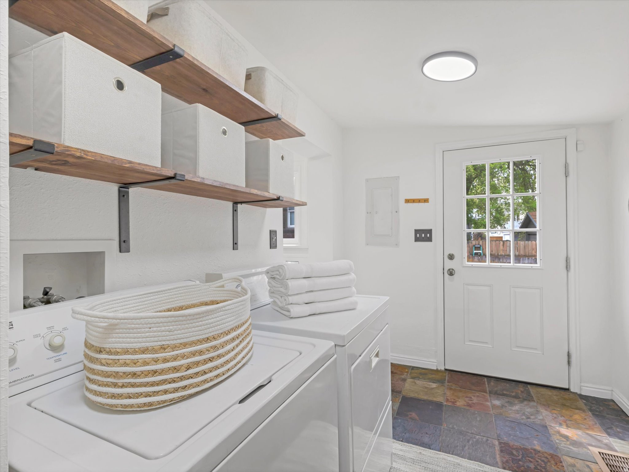 STRATFORD - Residential