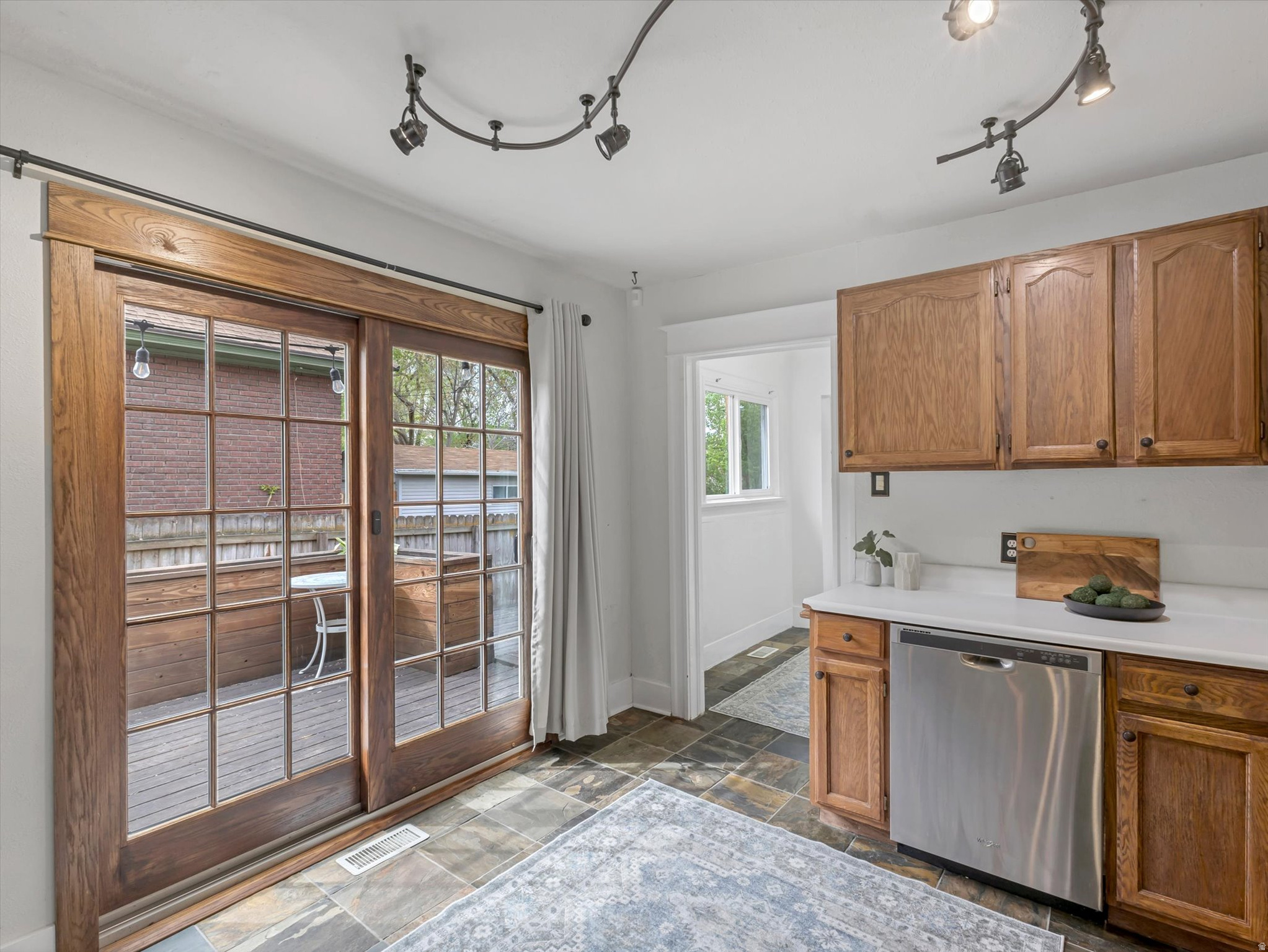 STRATFORD - Residential