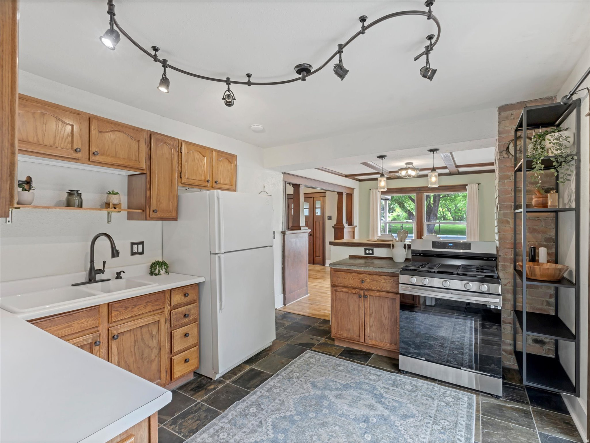 STRATFORD - Residential