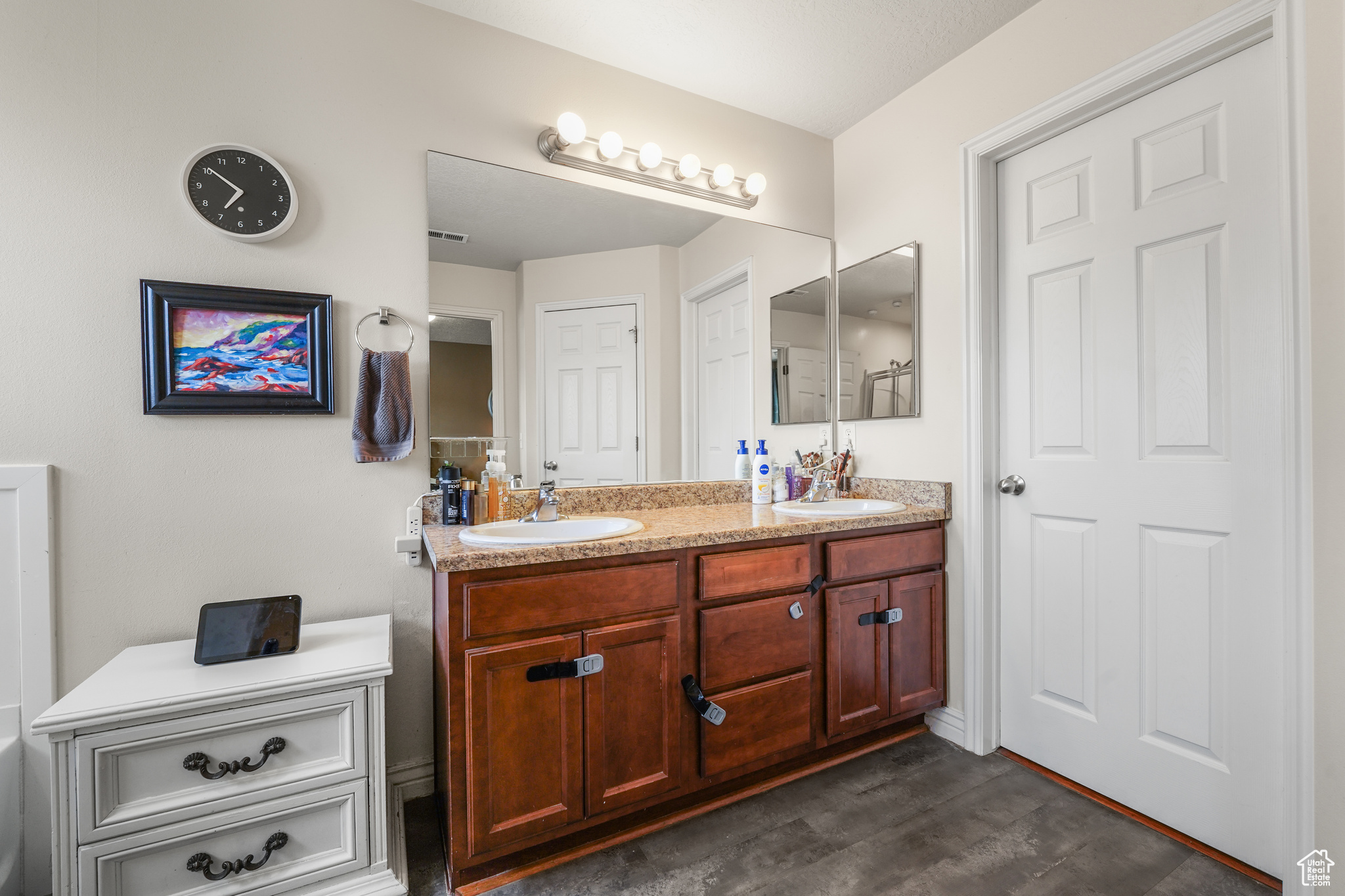 EAST TOWN VILLAGE - Residential