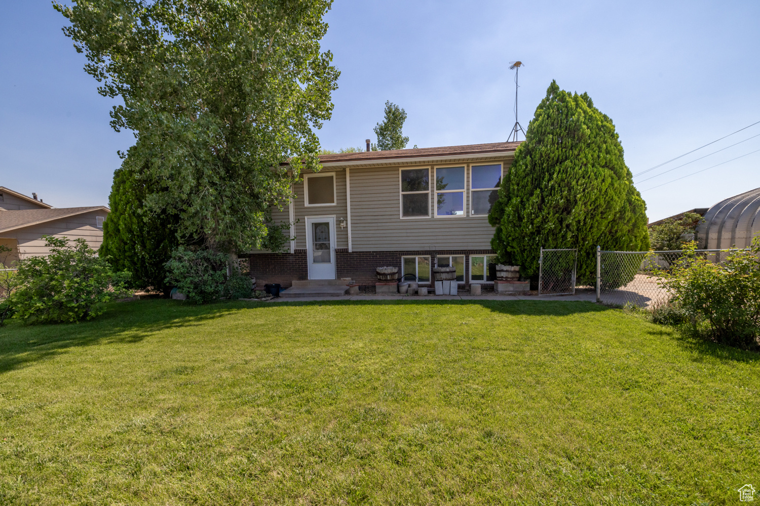 EMERALD HILLS - Residential