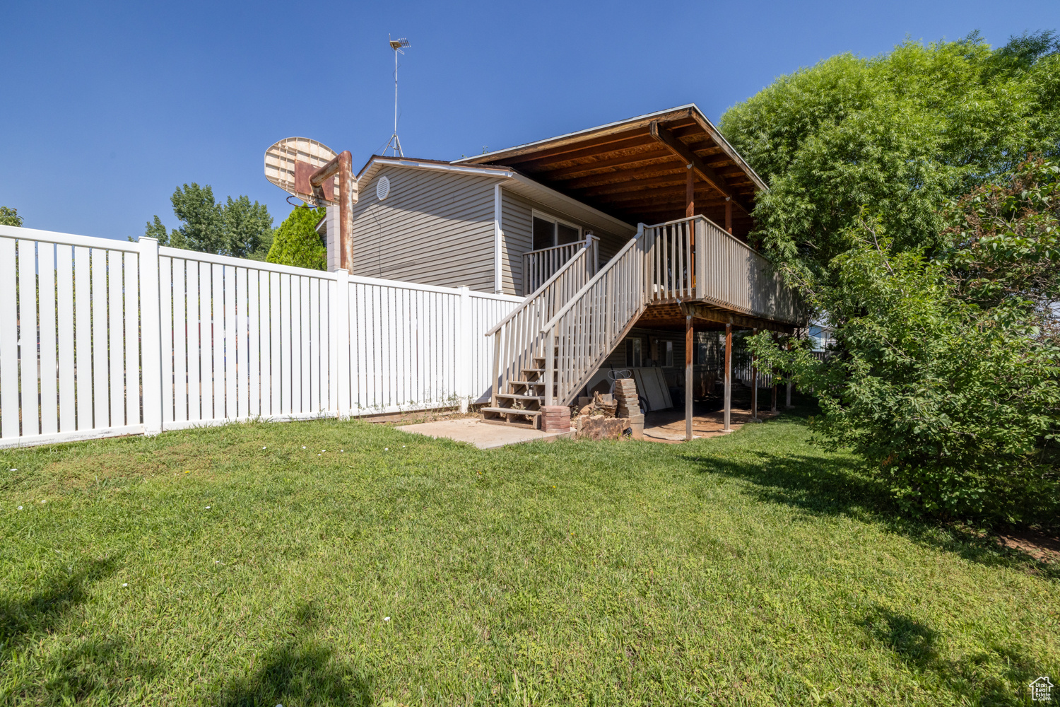 EMERALD HILLS - Residential