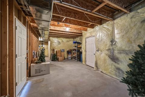 Tiny photo for 2087 E AUTUMN FIELDS LN, Draper, UT 84020 (MLS # 2152212)