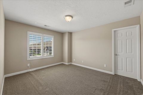 Tiny photo for 2087 E AUTUMN FIELDS LN, Draper, UT 84020 (MLS # 2152212)