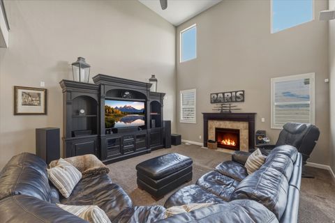 Tiny photo for 2087 E AUTUMN FIELDS LN, Draper, UT 84020 (MLS # 2152212)