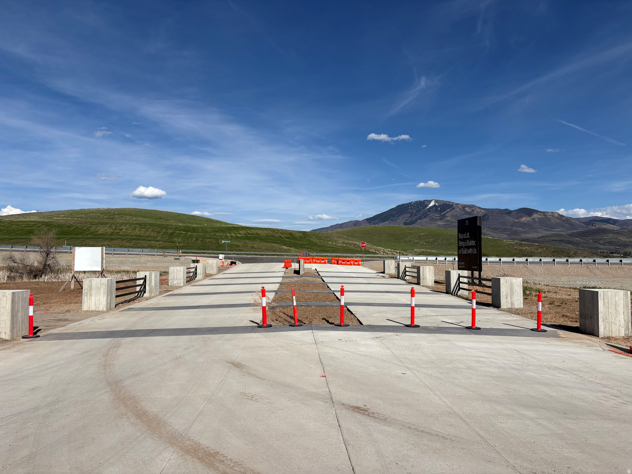 THE RANGE - Land