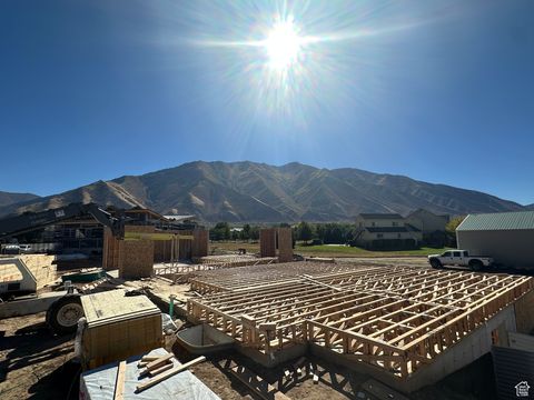 Tiny photo for 161 W 250 S, Mapleton, UT 84664 (MLS # 2113908)