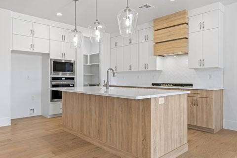 Tiny photo for 4815 W 2020 S, Hurricane, UT 84737 (MLS # 2158999)