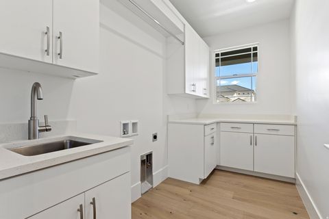 Tiny photo for 4815 W 2020 S, Hurricane, UT 84737 (MLS # 2158999)