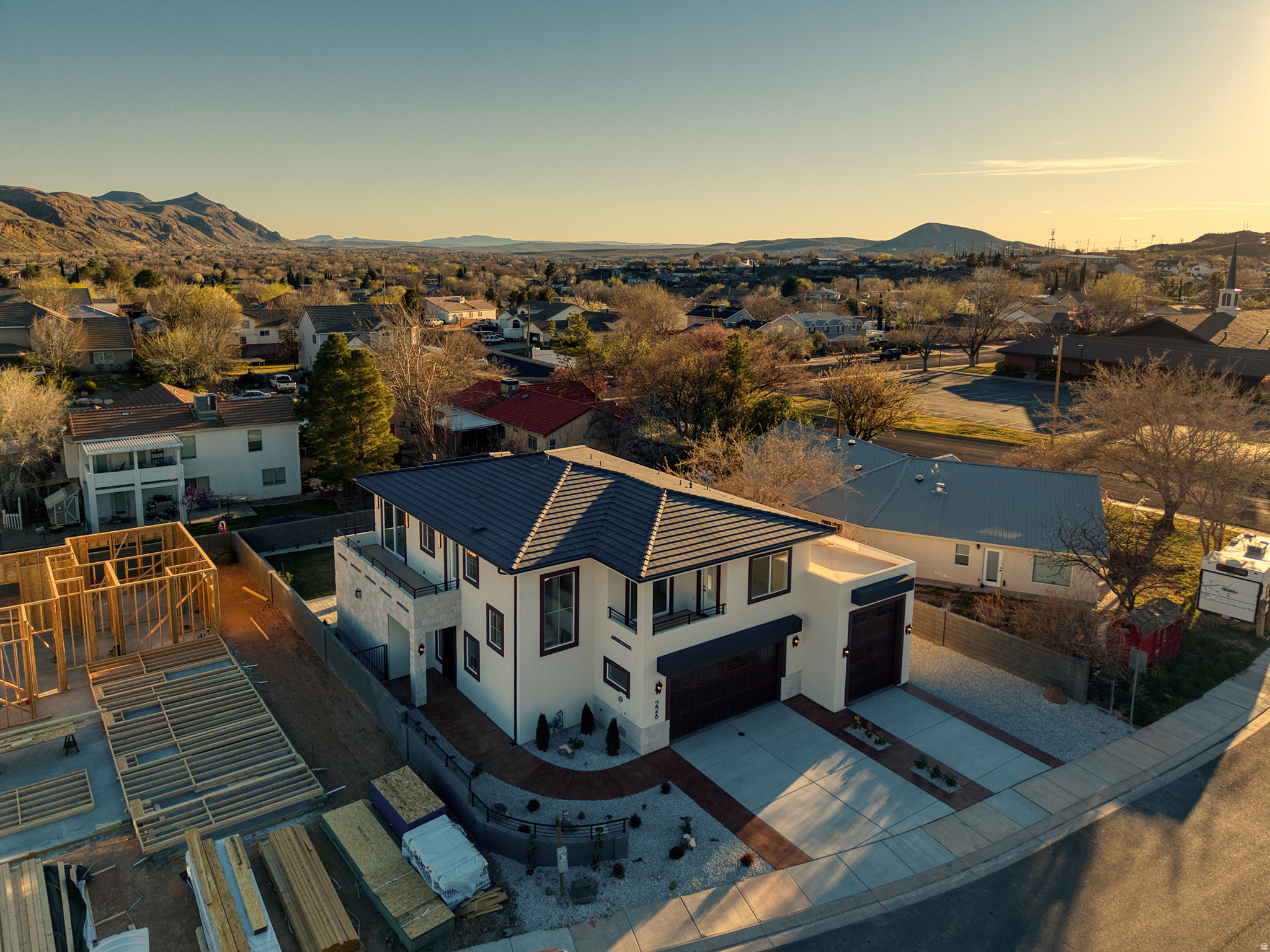 FALON RIDGE - Residential