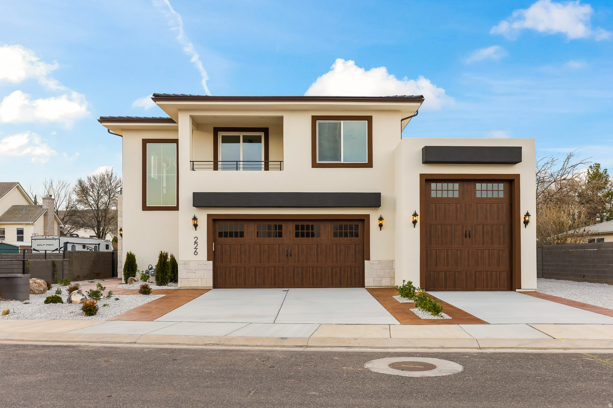 FALON RIDGE - Residential